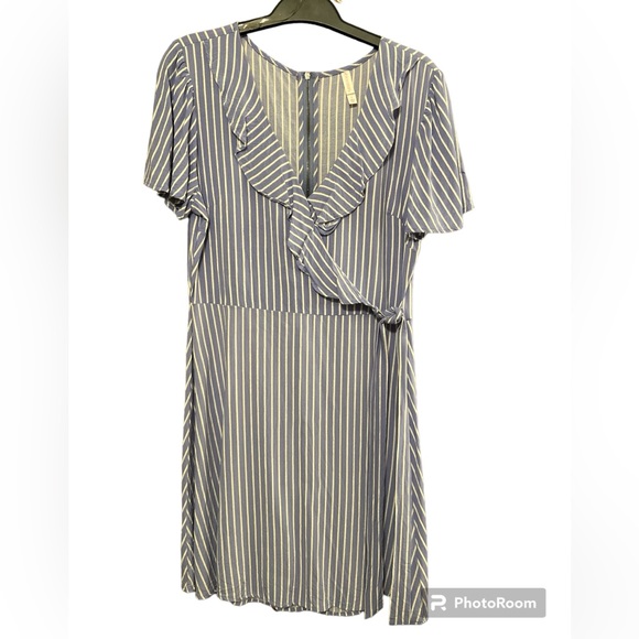 SOLD- Woman’s summer dress - Picture 1 of 3